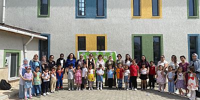 Hediyeleri Anneleriyle Birlikte Hazırladılar