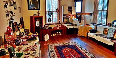 Hem Kermes, Hem Hediyelik Eşya Satışı