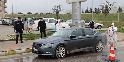 İlçeye Giren Araçlar Dezenfekte Ediliyor