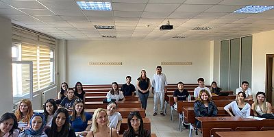 İş Kulübü, Öğrencilere Eğitim Düzenledi
