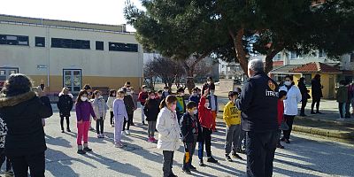 İtfaiyeden Öğrencilere Eğitim Devam Ediyor