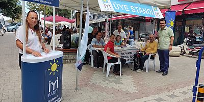 İyi Parti İlçe Teşkilatı Üye Kayıt Standı Açtı