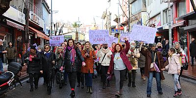 Kadınlar, Eşit ve Özgür Dünya İçin Yürüdü!