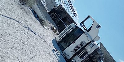 Kamyon Devrildi 1 Kişi Yaralandı