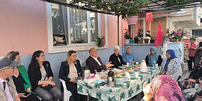 Kapı Kapı Dolaşıp, Vatandaşları Dinledi