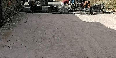 Karainebeyli Köyünde Parke Taşı Çalışmaları Başladı