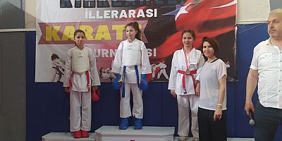 Karatecilerinden 11 Madalya