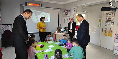 Kaymakam Abacı, Miniklerle Buluştu