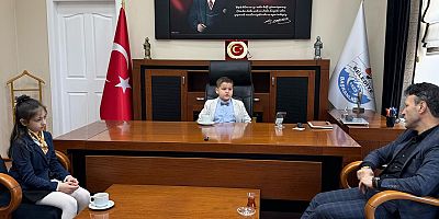 Koltuğunu Çocuklara Devretti