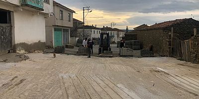 Köylerdeki Parke Taşı Çalışmaları Devam Ediyor