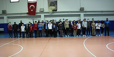 Kurtuluş Günü Müsabakaları Ödül Töreni Düzenlendi