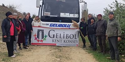 Meşe Palamutları Toprakla Buluştu