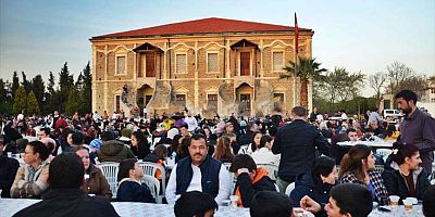 Mevlevihanede 3 Bin Kişilik İftar ve Sema Töreni