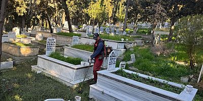 Mezarlıklarda Geniş Çaplı Temizlik Çalışması Yapıldı