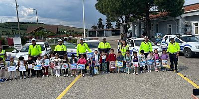 Minik Öğrencilerden İlk Yardım ve Trafik Haftası Ziyareti