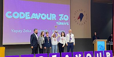 Öğrenciler İstanbul’da ‘Geleceğin Mucitleri’ Ödülünü Kazandı