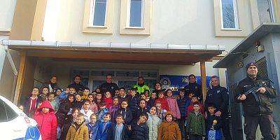 Öğrencilerden Emniyet Müdürlüğü’ne Ziyaret