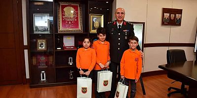 Öğrencilerden Kolordu Komutanı Yaldız’a Ziyaret