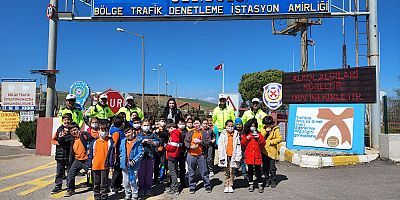 Öğrencilerden Polis Haftası Ziyareti
