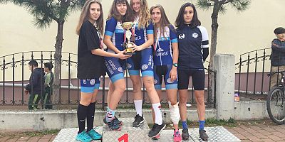 Okul Sporları Bisiklet Yarışında İl Birincisi Oldular