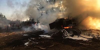 Orman Seyrekleştirme Çalışmasında İş Makinesi Yandı