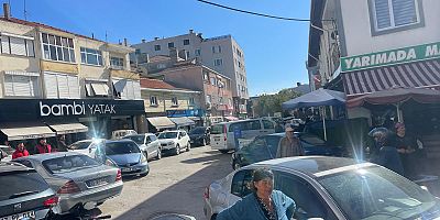 Pazaryeri Trafiği Çileye Dönüşüyor