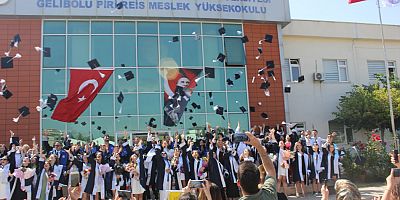 Piri Reis MYO’da Mezuniyet Töreni