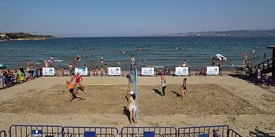 Plaj Voleybolu Turnuvası Başladı