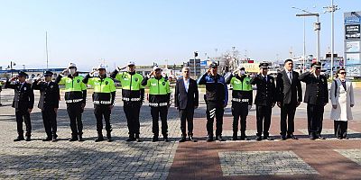 Polis Haftası’nda Sade Kutlama Töreni