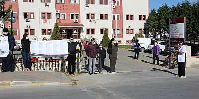 “Sağlık Çalışanlarının Sesini Duyun!”