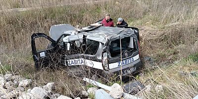 Şarampole Devrilen Resmi Araçtaki 4 Zabıta Yaralandı