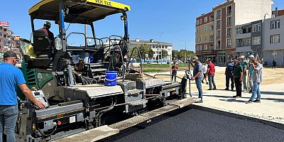 Sıcak Asfalt Serimi Yapılıyor