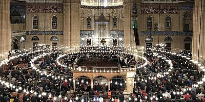 Siyasilerden Regaib Kandili Mesajları