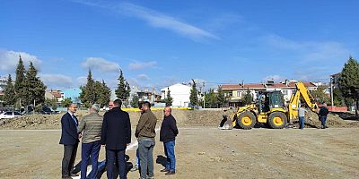 Tenis Kortu İnşaat Alanında İnceleme