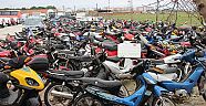 Trafik Otoparkındaki Araç ve Motosikletler Satılmayı Bekliyor