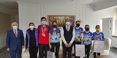 Triatlon Takımından Kaymakam Abacı’ya Ziyaret