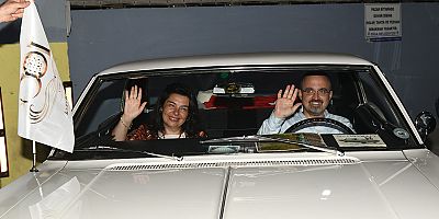 Turan, Biga’da Klasik Otomobil Sergisini Ziyaret Etti