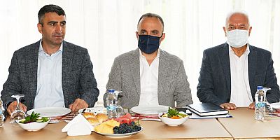 Turan, Lapseki’de Toplantıya Katıldı