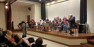 Türk Halk Müziği Korosu Çalışmaları Devam Ediyor