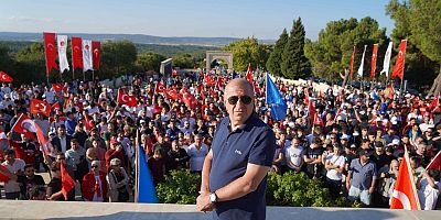 Ümit Özdağ, Çanakkale'de 'Zafer Yürüyüşü'ne Katıldı