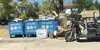 Vatandaşlar Geri Dönüşüm Çöplerinin Toplanmamasından Şikayetçi