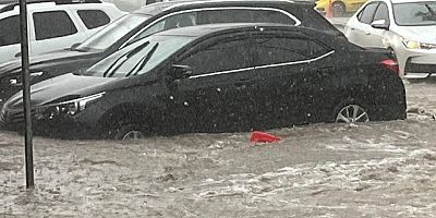 Yağmur 10 Dakika Yağdı, Hayat Felç Oldu