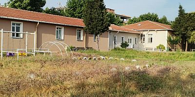 Yahya Çavuş Okulu’nun Bahçesindeki Engellerin Kaldırılması İsteniyor