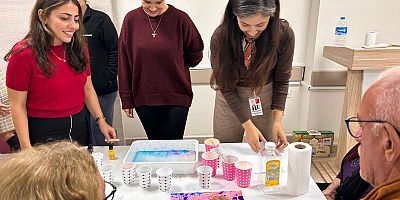 Yaşlılar Günü’nde Ebru Renkleriyle Farkındalık