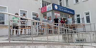 Yeni Eğitim Yılı Öncesi Sıraları Tamir Ettiler