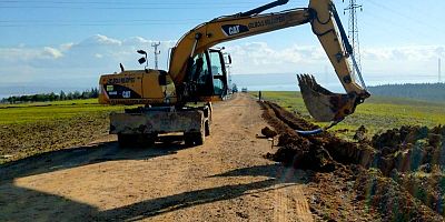 Yeni Mezarlık İçin Su Hattı Çekiliyor