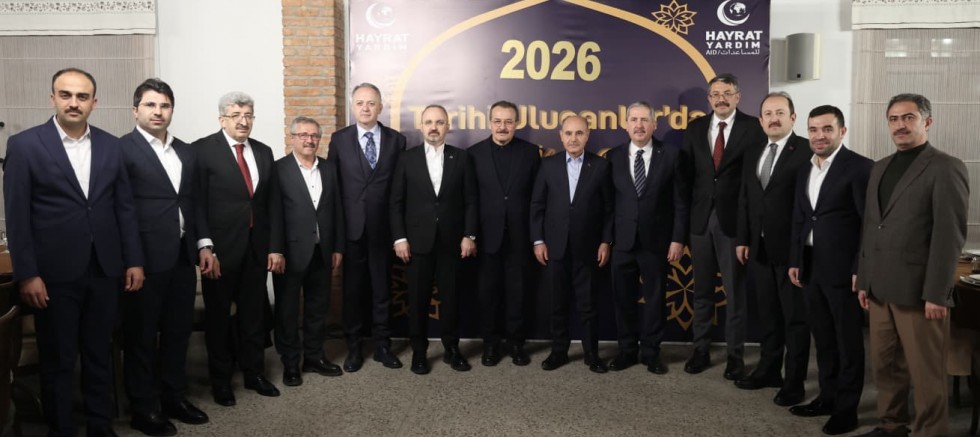 Turan, Hayrat Vakfı’nın İftar Programına Katıldı