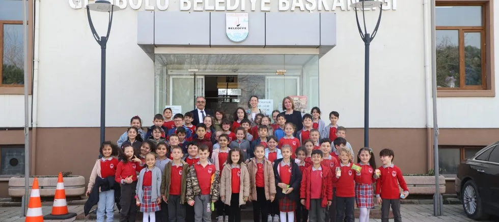 26 Kasım İlkokulu Öğrencilerinden Başkan Özacar’a Ziyaret