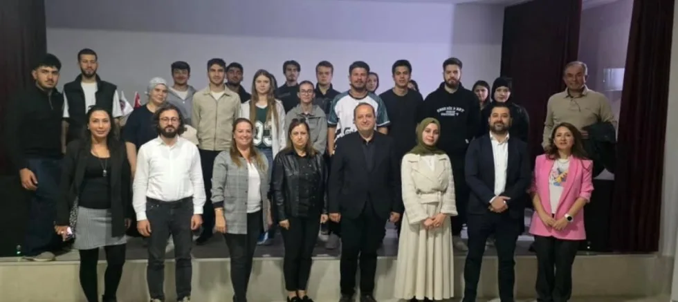 30 Yıl Sonra Mezun Olduğu Okulda Öğrencilerle Buluştu