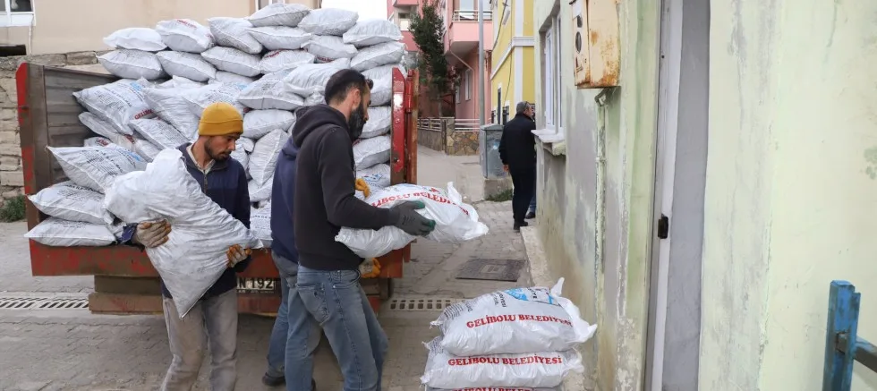 550 Aileye 220 Ton Kömür Dağıtıldı